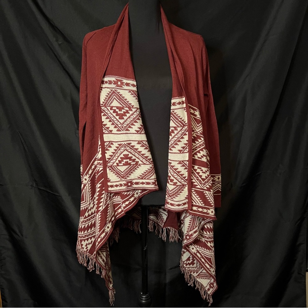 Drape front cardigan by Almost Famous SZ M.
